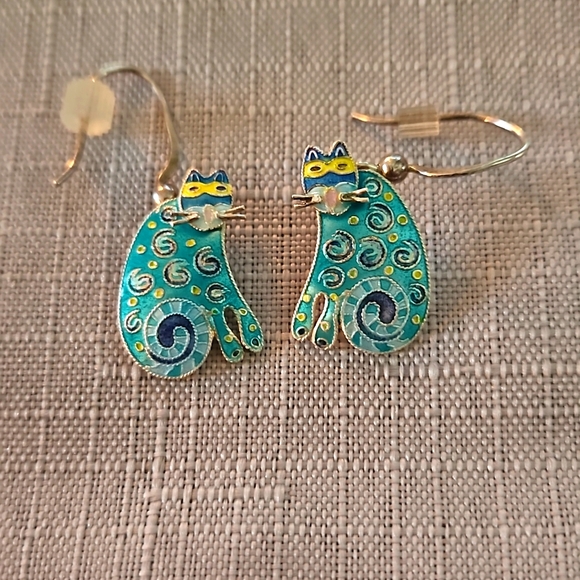 Jewelry - Whimsical Cat Earrings